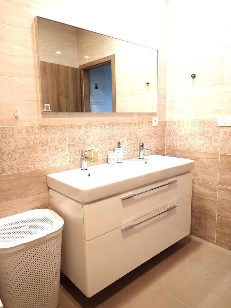 Krásny, kompletne zariadený 2-izbový byt s terasou a parkov - 9