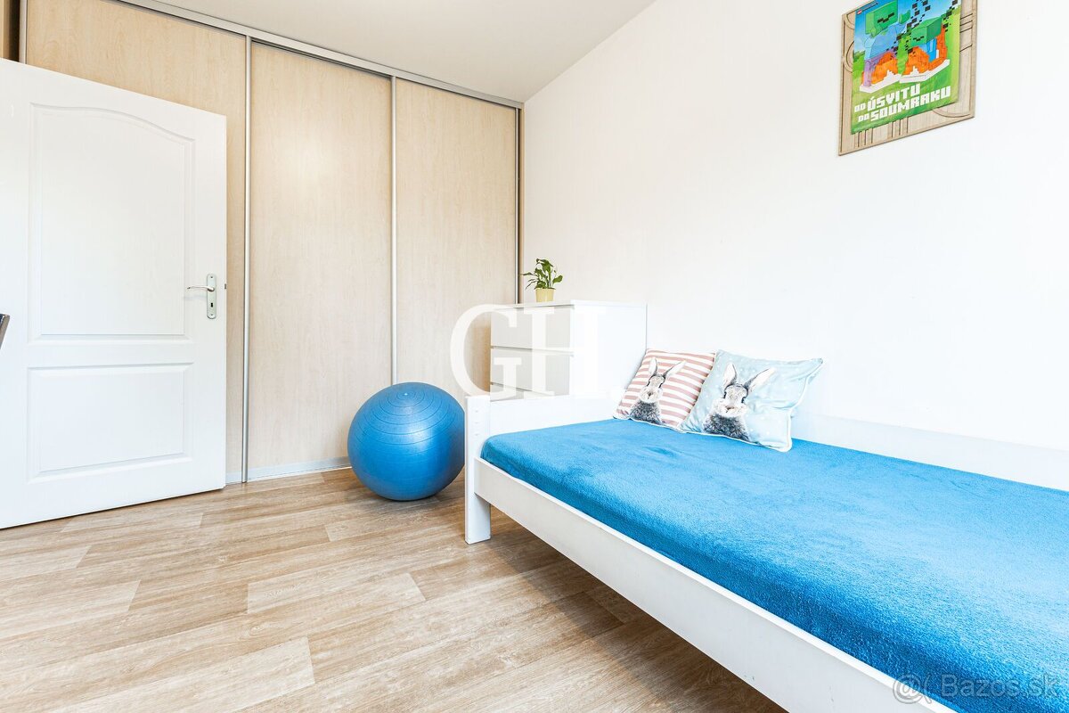 17.Novembra-svetlý 4-izbový byt po kompletnej rekonštrukcii - 9