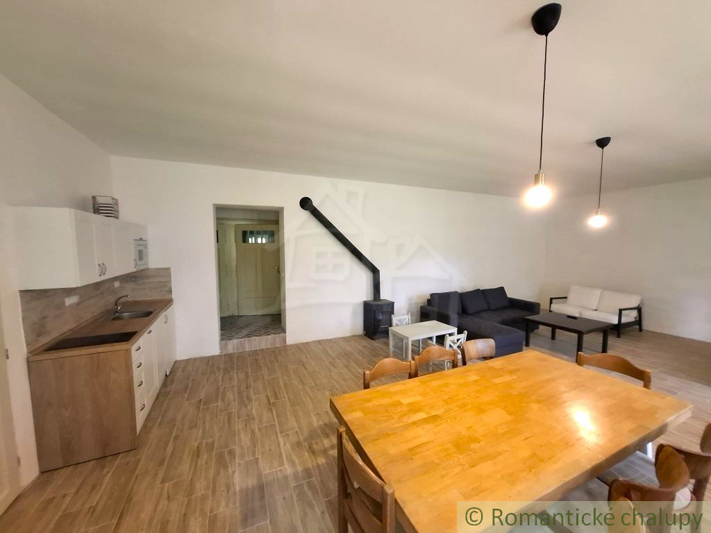 VÝRAZNE ZNÍŽENÁ CENA - Unikátny meštiansky dom s veľkou zá - 9