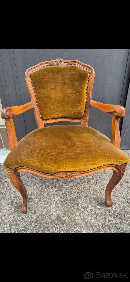 Starožitný nábytok - 9