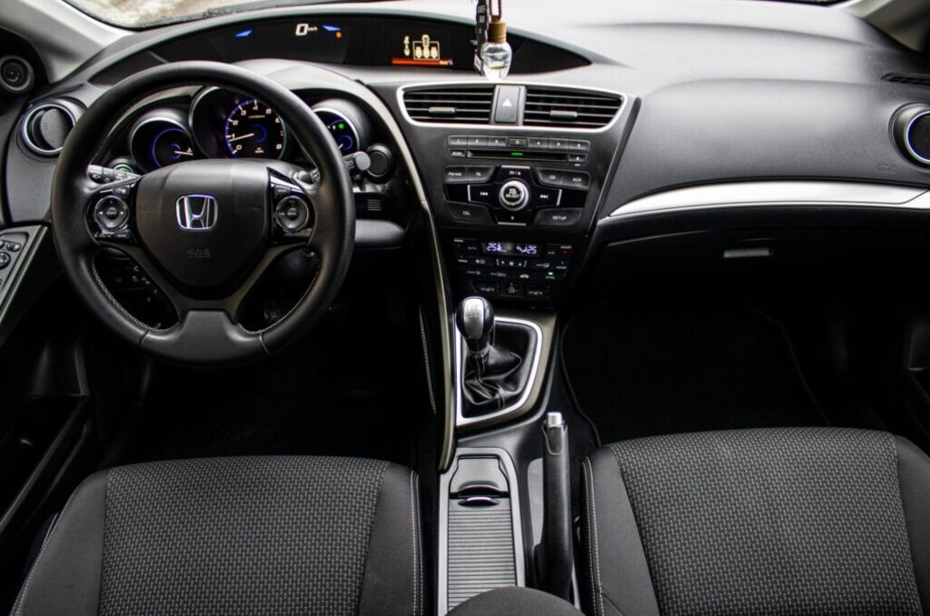 Honda Civic Tourer 1.8 i-VTEC Comfort - 9