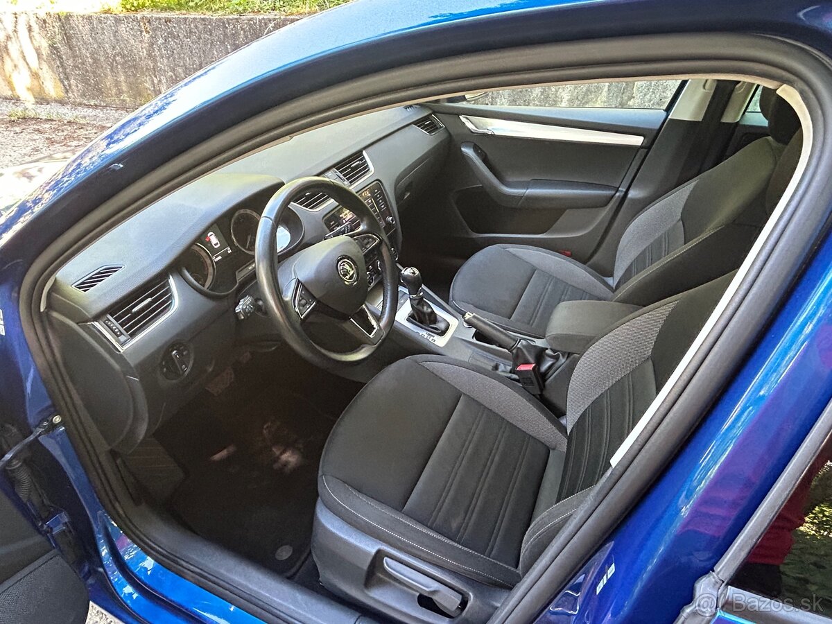 Škoda Octavia 1,6TDI DSG automat - 9