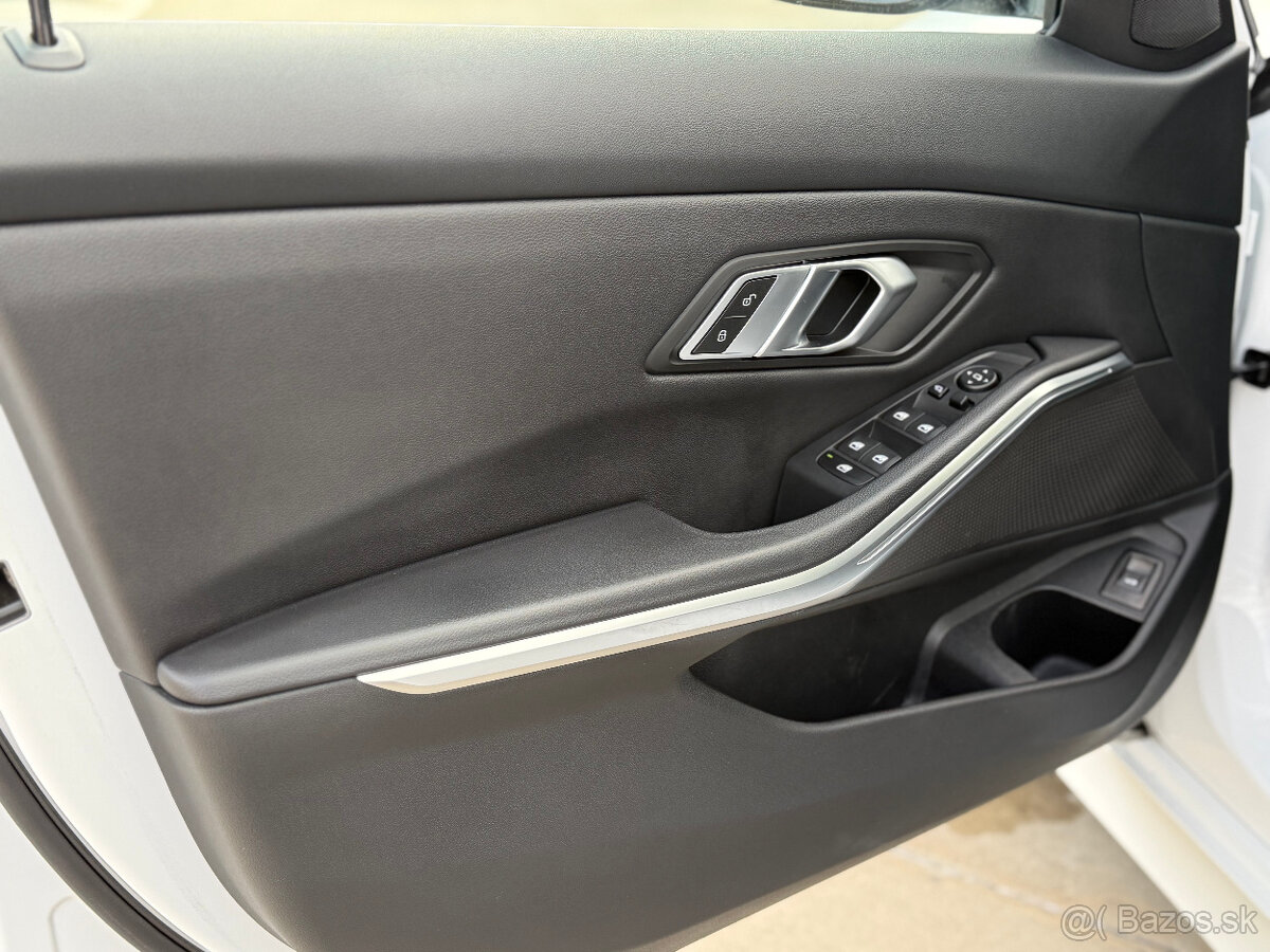 BMW 320d xDrive Touring Luxury 2023, 86 491km, ZÁRUKA - 9