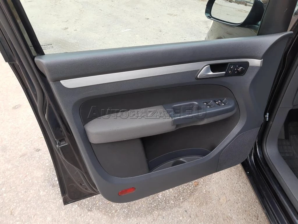 Vw Touran 2.0Tdi 8V BMM Trendline - 9