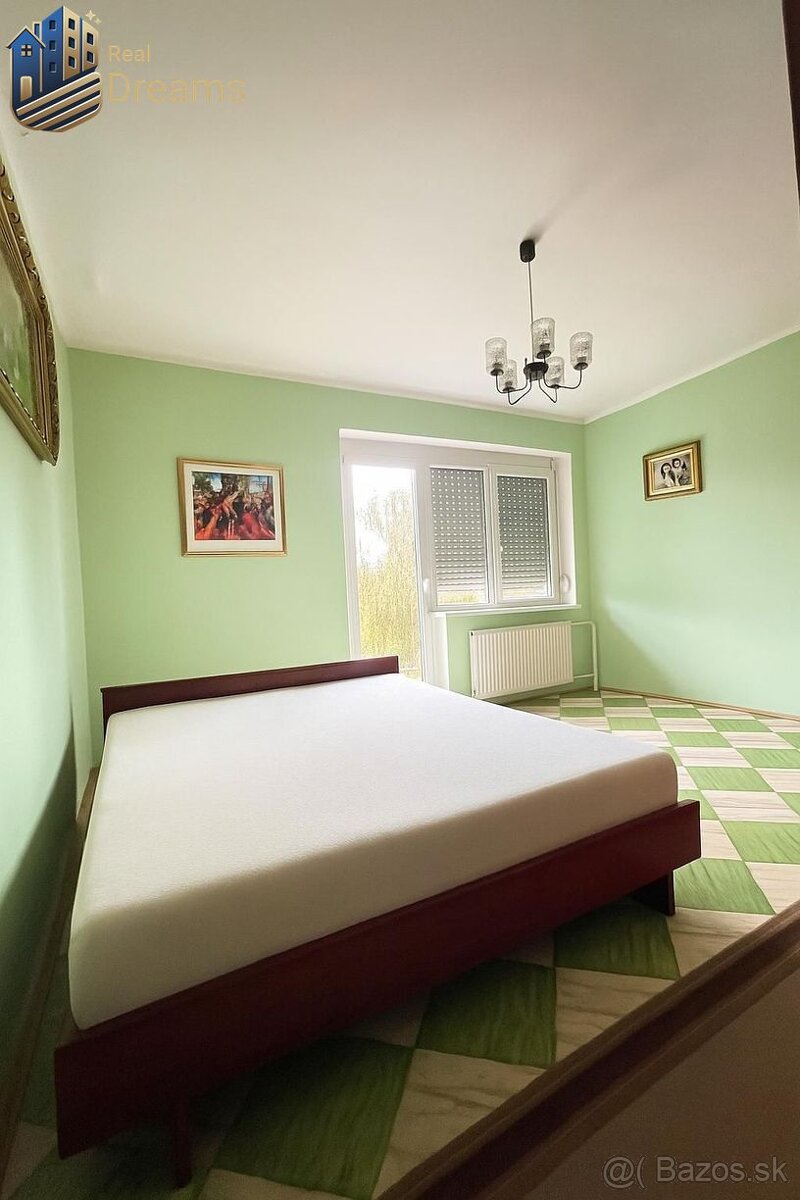 PRIESTRANNÝ 7-IZBOVÝ RODINNÝ DOM S VEĽKÝM POZEMKOM V DLHEJ N - 9