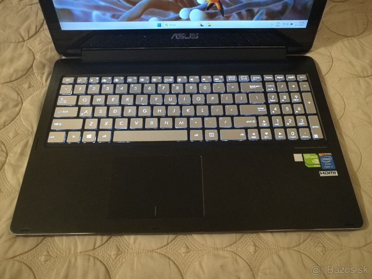 Asus. (2-v-1) konvertibilný notebook s dotykovým displejom. - 9