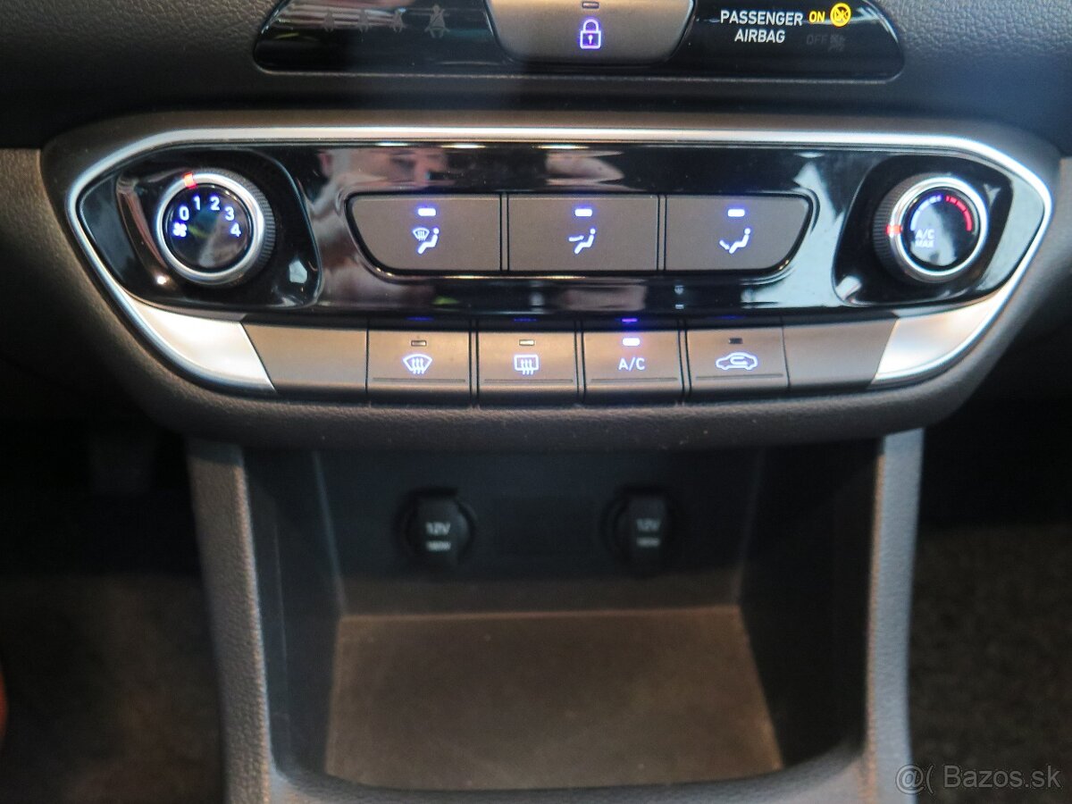 Hyundai i30 1.4CVVT,klima,servis,asistenti - 9