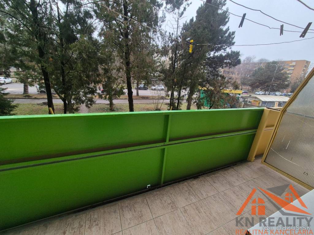 Na predaj veľká garsónka s balkónom Komárno - 9