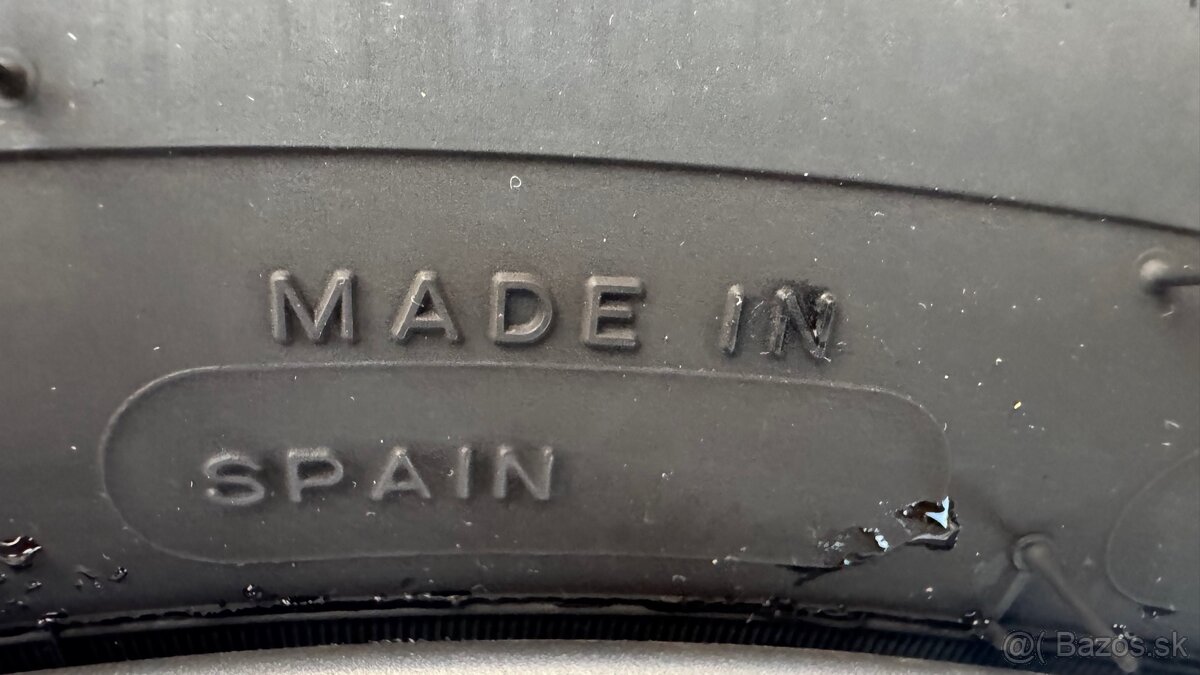 Michelin crossclimate 2 215/55R17 celoročné - 9