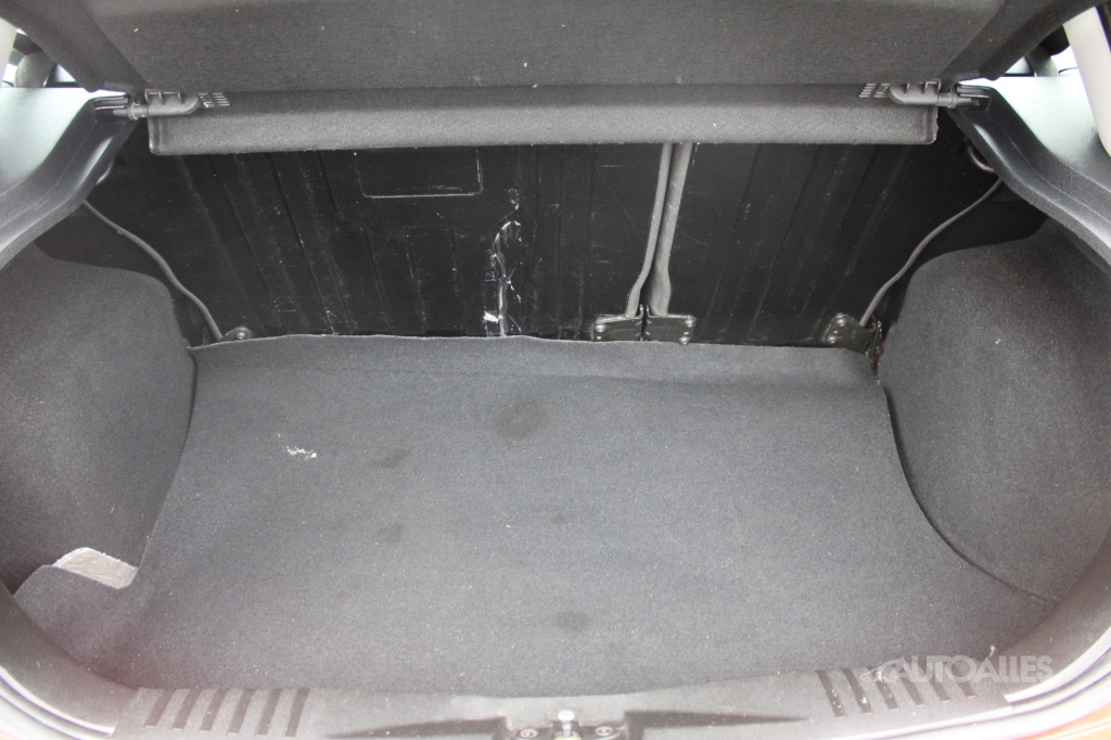 Ford Fiesta 1,3 i 51 kW - 9