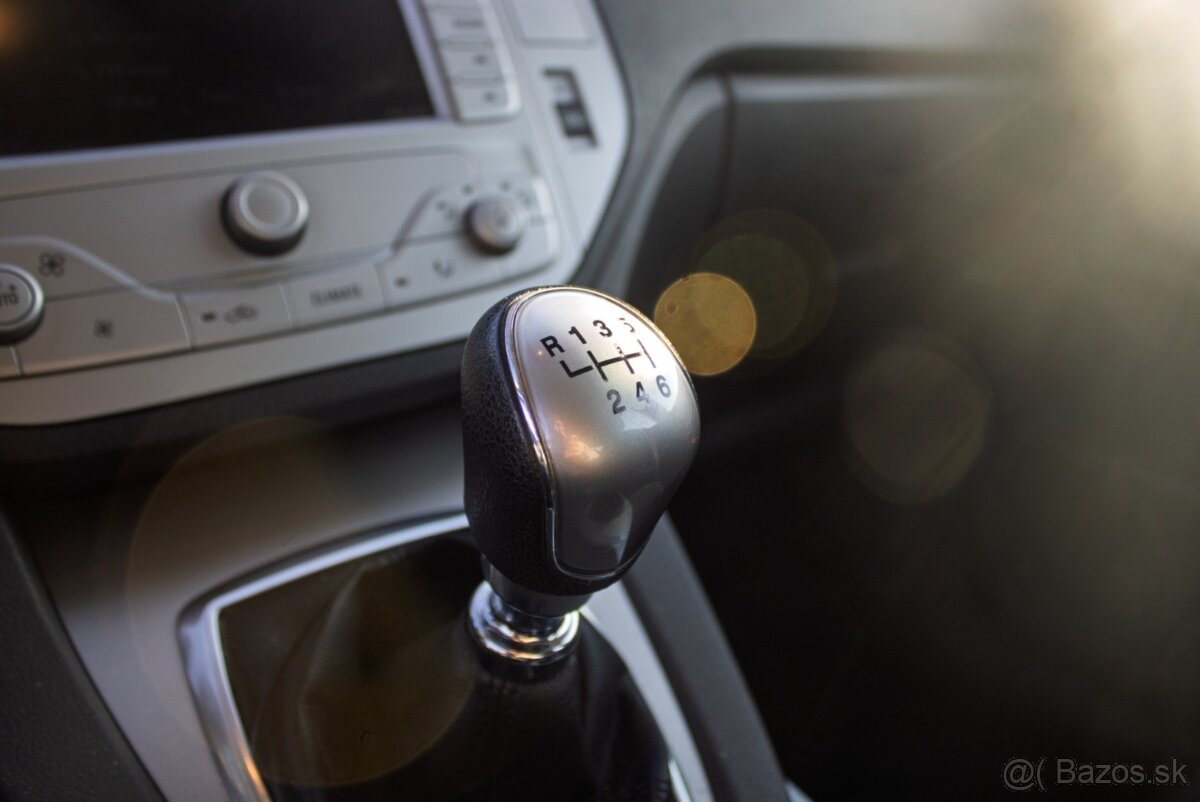 Ford Kuga 2.0 TDCi DPF Titanium 2WD - 9