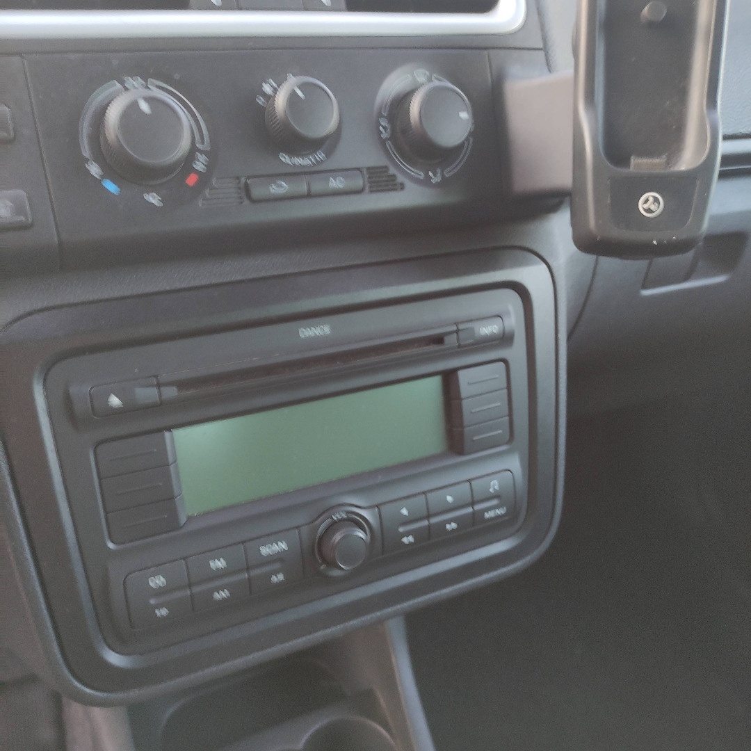 Škoda Roomster 1.6 16V MPI benzín červená - 9