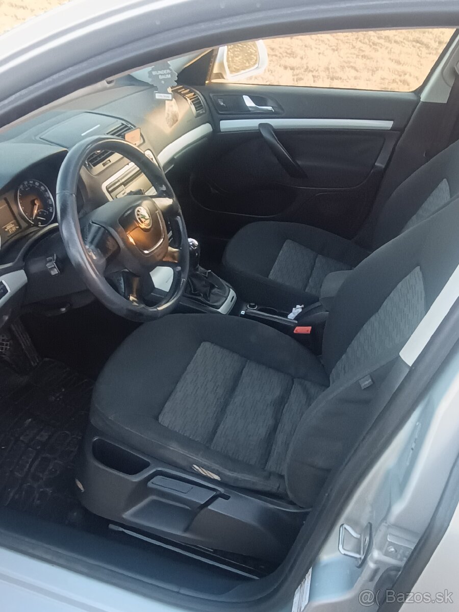 Predám škoda Octavia 1.6tdi - 9
