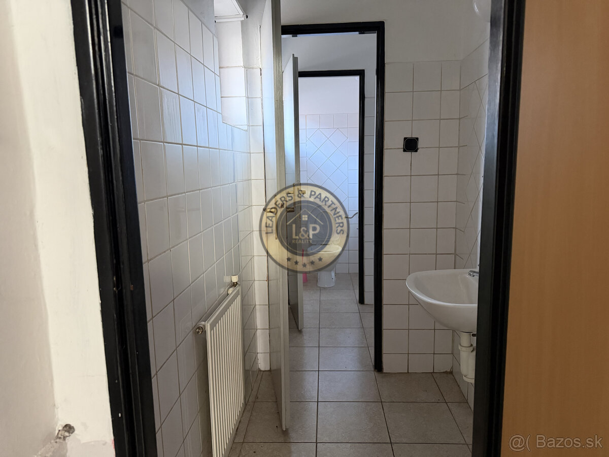 Rodinný dom/Komerčný objekt na predaj, VRAKUŇA - 9