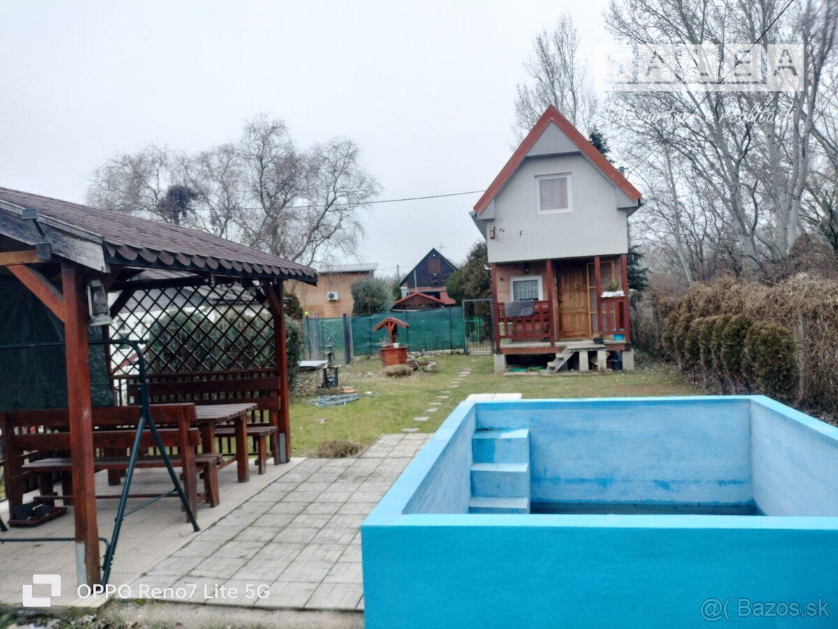 Neváhajte a kúpte si krásnu chatu s murovaným bazénom v Kráľ - 9