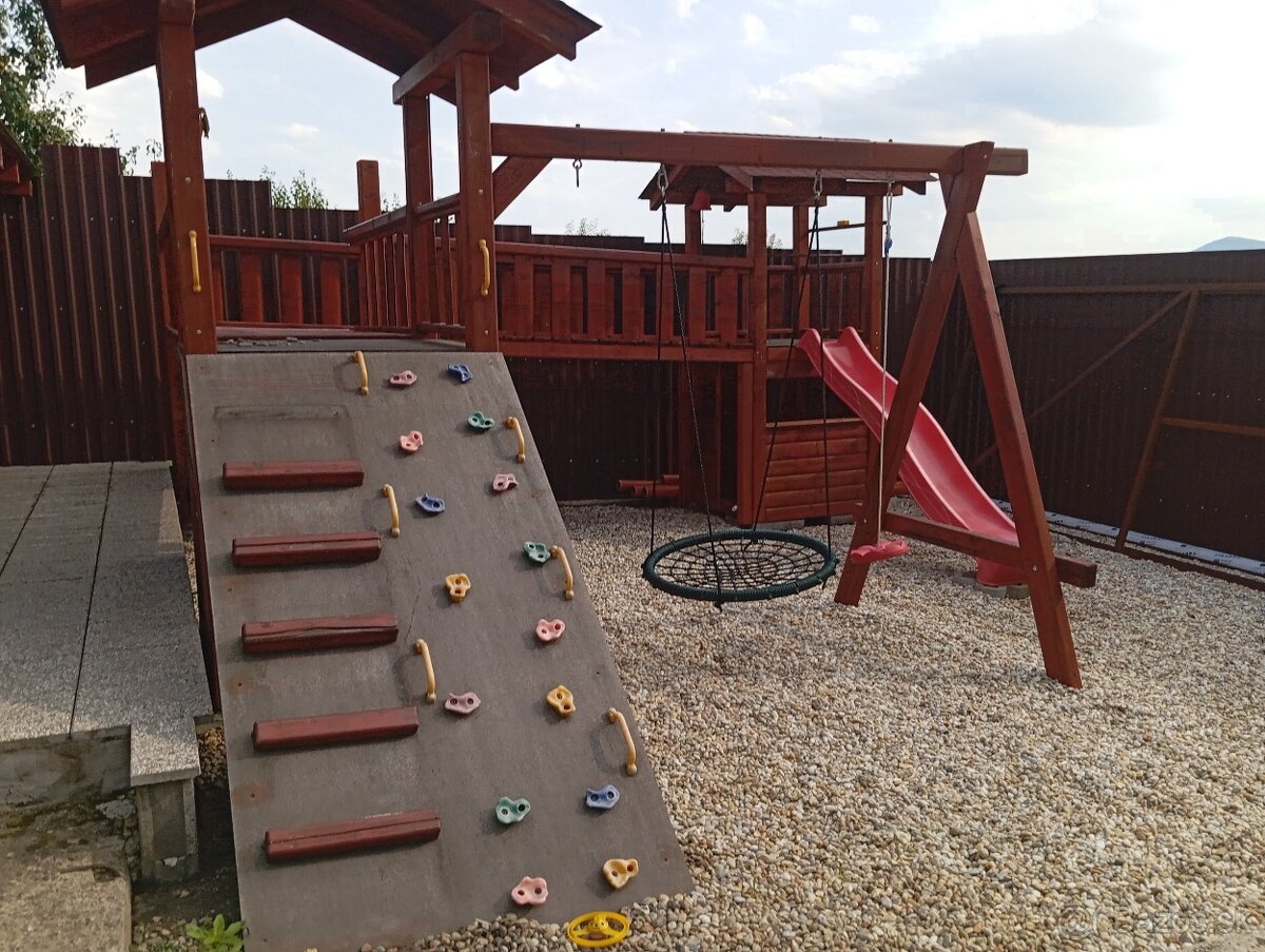 Detské ihrisko hojdačka šmýkačka detské preliezky a domčeky - 9