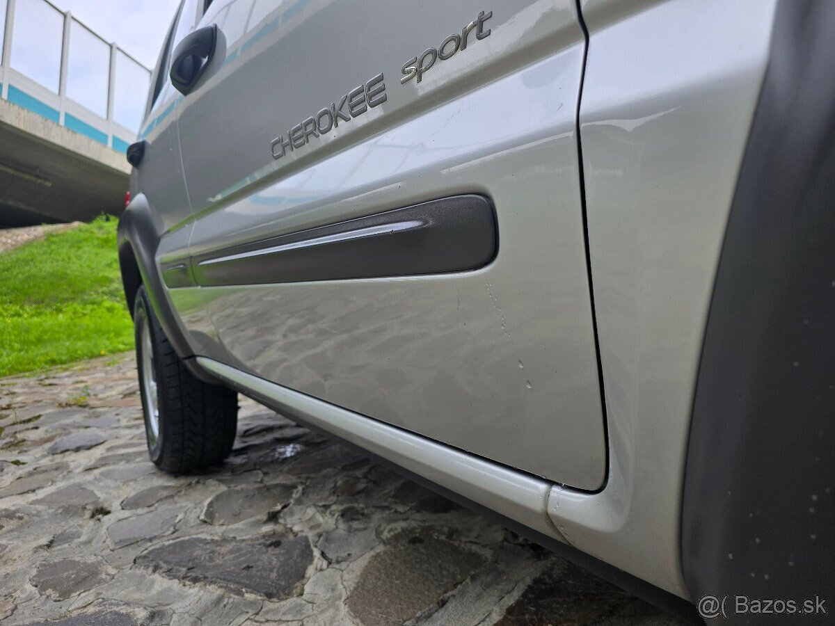 Jeep Cherokee 2,5CRD SPORT // MANUAL // BEZ KOROZIE / - 9