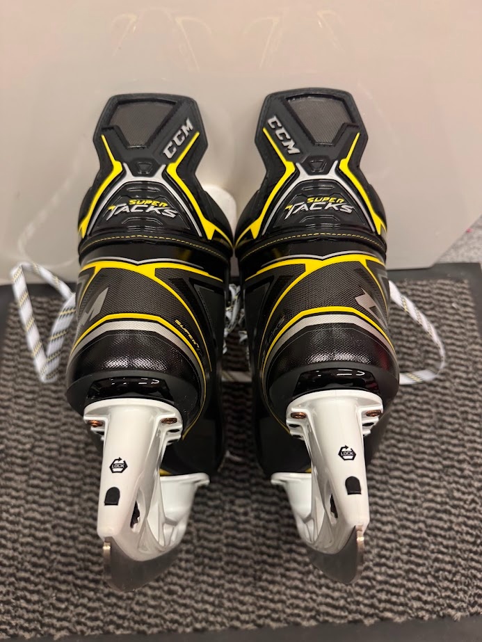 BRUSLE CCM TACKS 9380 vel. 43/8D - 9