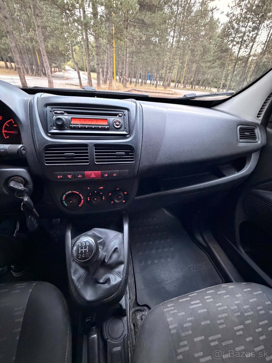 Opel combo 1,3 CDTI - 9