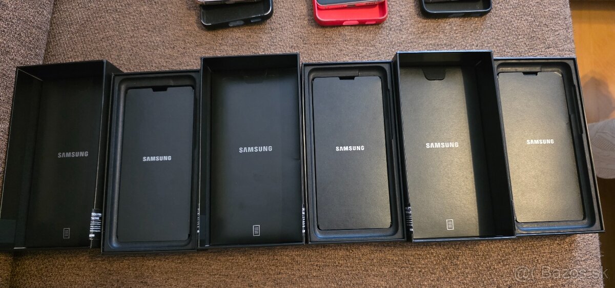 Samsung Galaxy S21 - 3 ks - 9