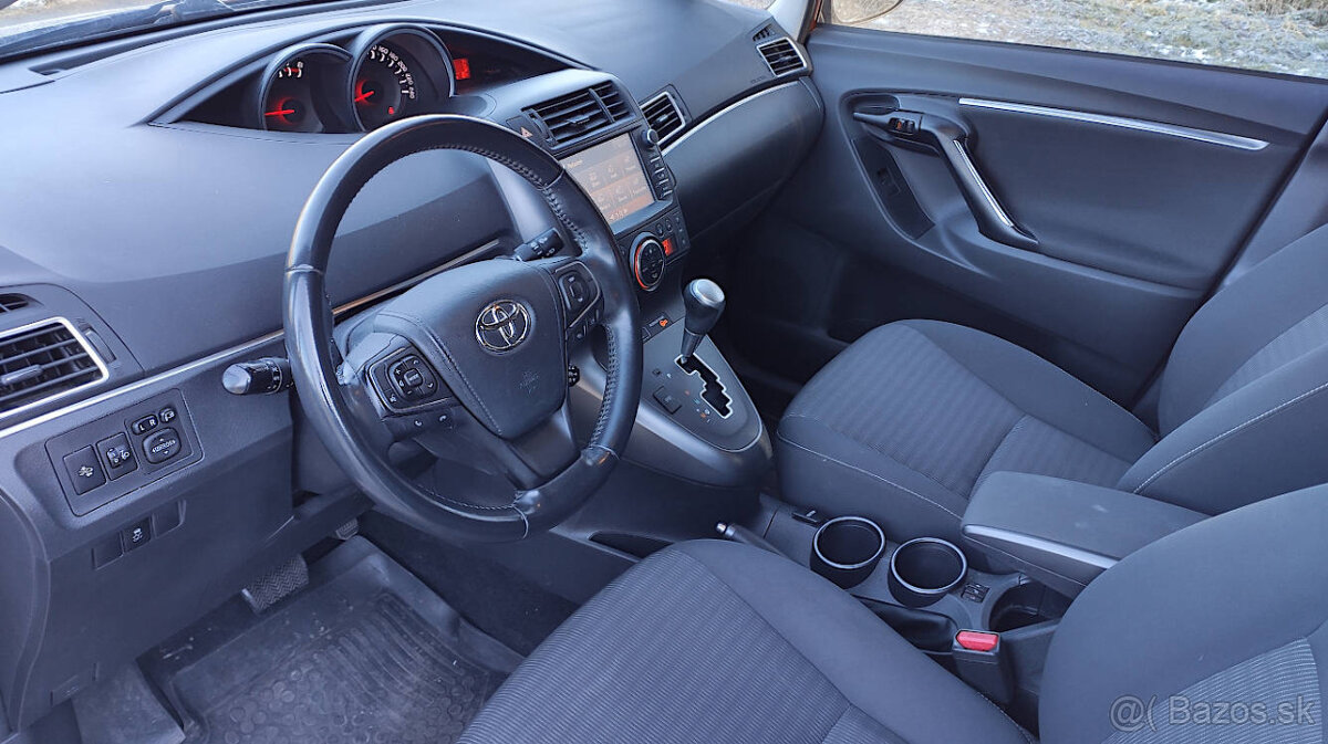 Toyota Verso 1.8 Active benzín CVT automat - 9