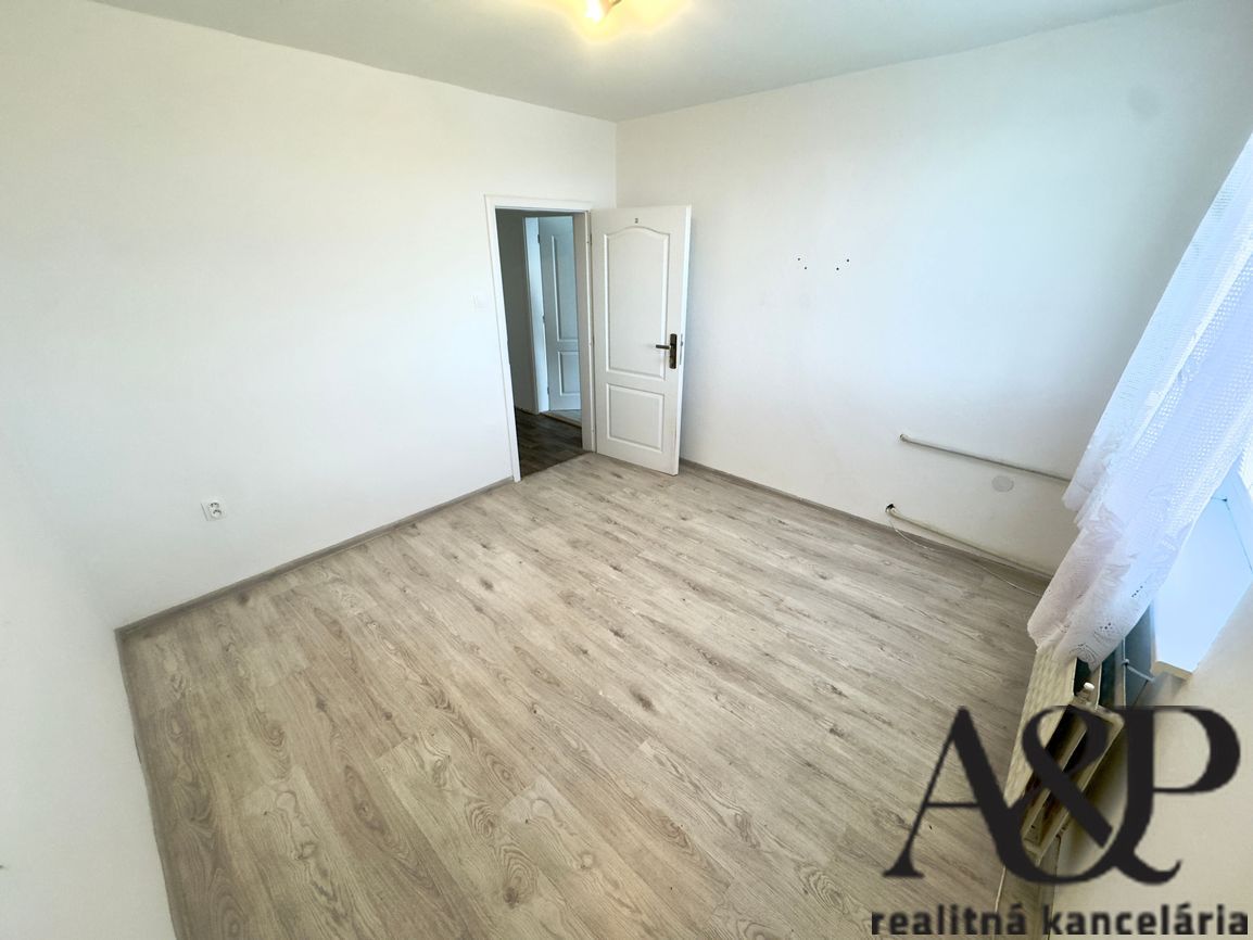 ZNÍŽENÁ CENA/3 IZB. BYT S DVOMI BALKÓNMI V ŠIRŠOM CENTRE, 64 - 9