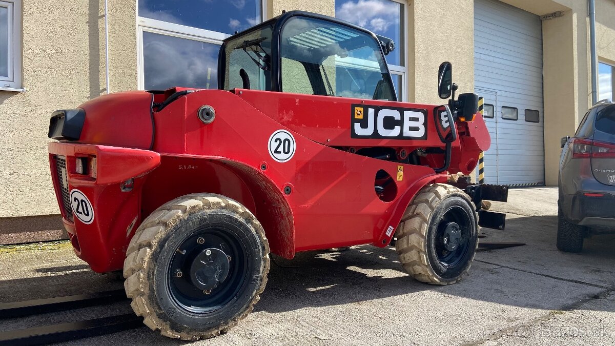 Teleskopicky nakladač JCB 520-40 - 9