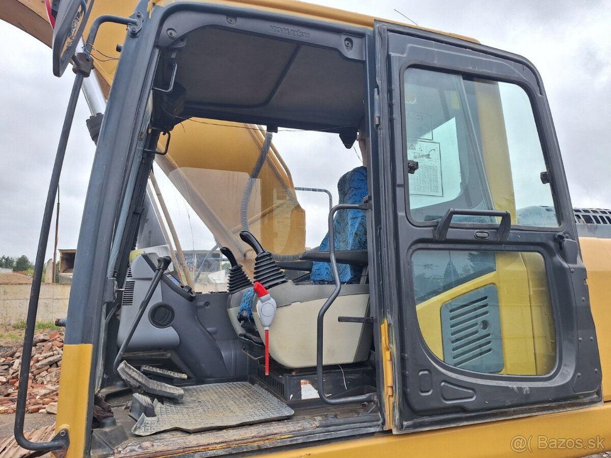 KOMATSU PC 240 LC-8 - 9