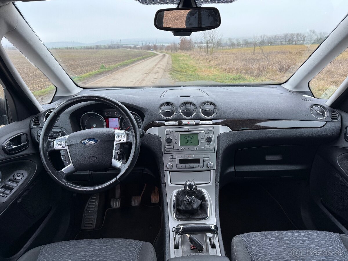 Predám Ford Galaxy GIA - 9