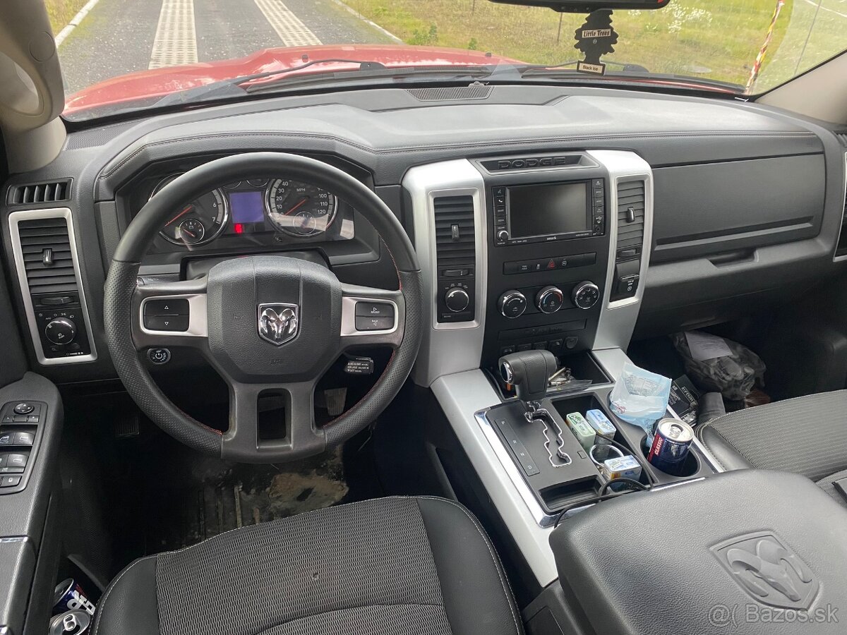 Dodge Ram 5.7 z LPG 4x4 CERVENY TOP - 9