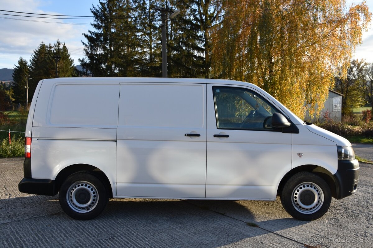 Volkswagen T5 Transporter 2,0TDi, 75kW, M5, 4d. 3.Miestne - 9