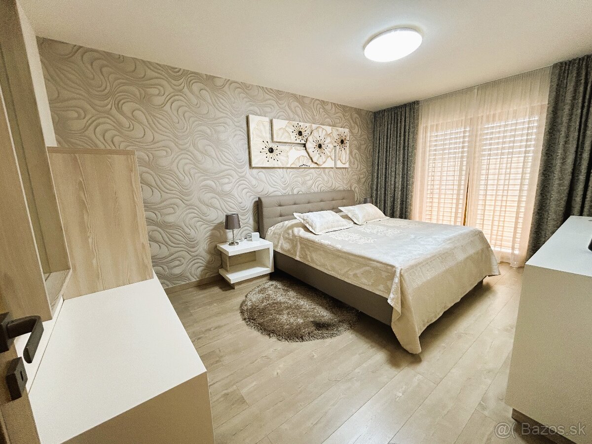 Kováčová – luxusná rodinná vila s pozemkom - 2150 m2 - 9