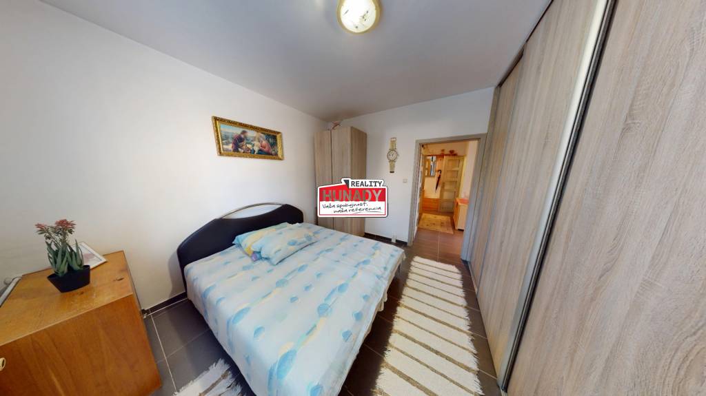 (56 m²) 2i PRAKTICKÝ A SVETLÝ BYT ROŽŇAVA - 9