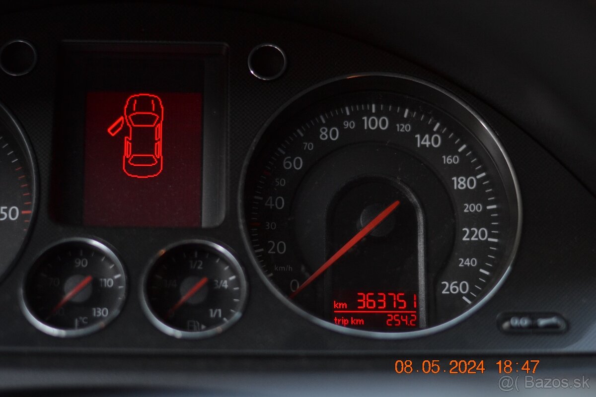 VW Passat B6 2.0 TDi kombi doprovodne - 9