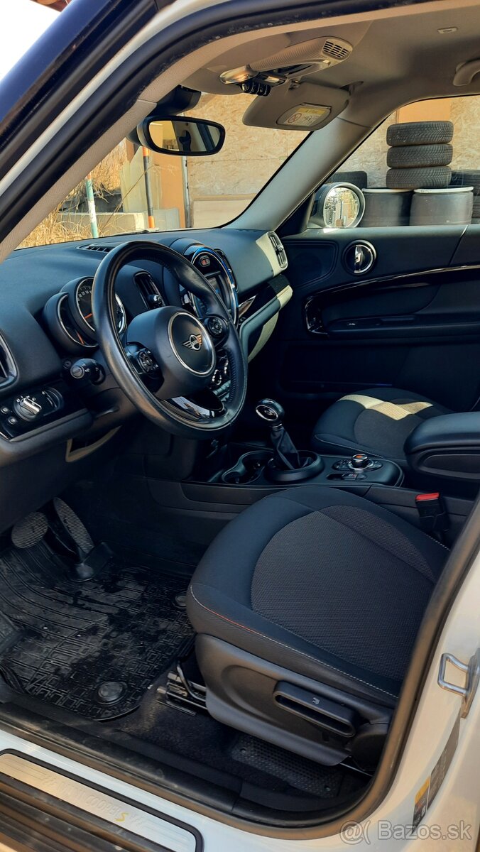 Predám Mini Countryman Cooper S E ALL4 A/T PLUG IN HYBRID - 9