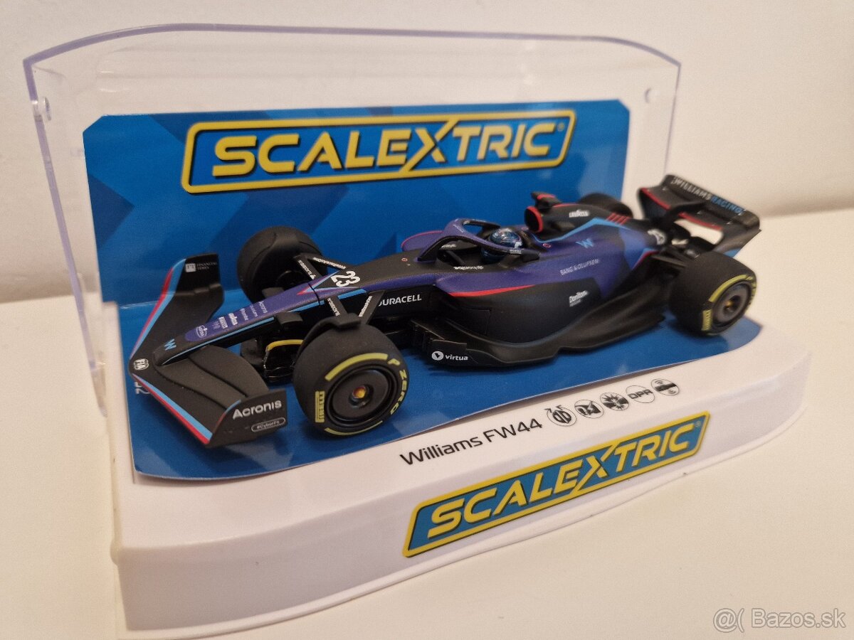 Scalextric autíčka na autodráhu (1:32) - 9