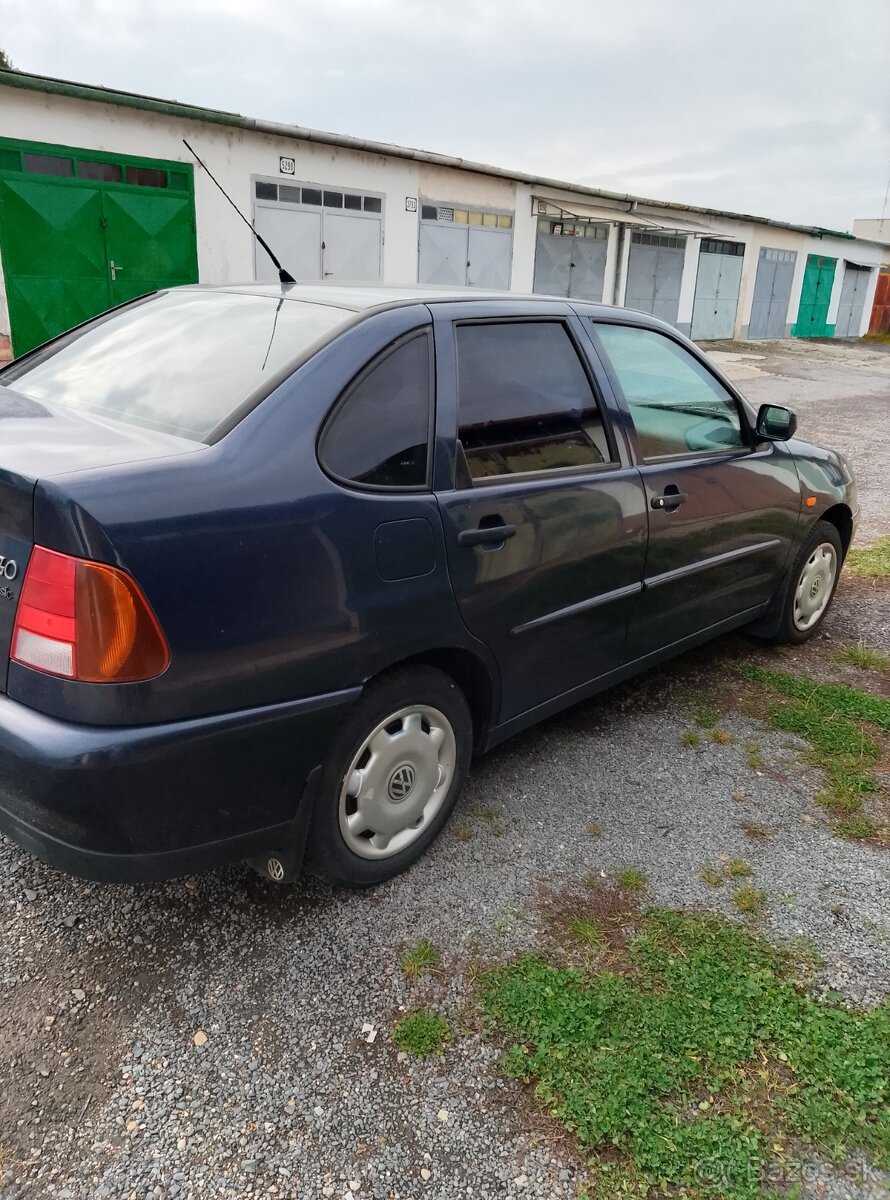 Polo klasik 16 benzín 55kw dobrom stave - 9