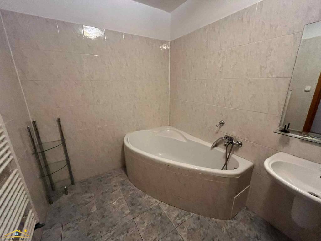 Luxusný 4-izbový mezonet priamo v centre Čadce - 9