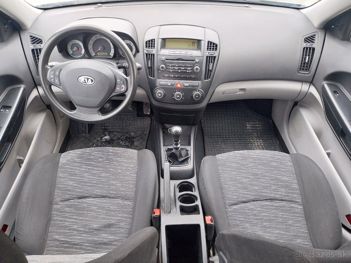 Predám KIA Ceed 1.4 16V CVVT, 77 kW Klíma nova stk ek - 9