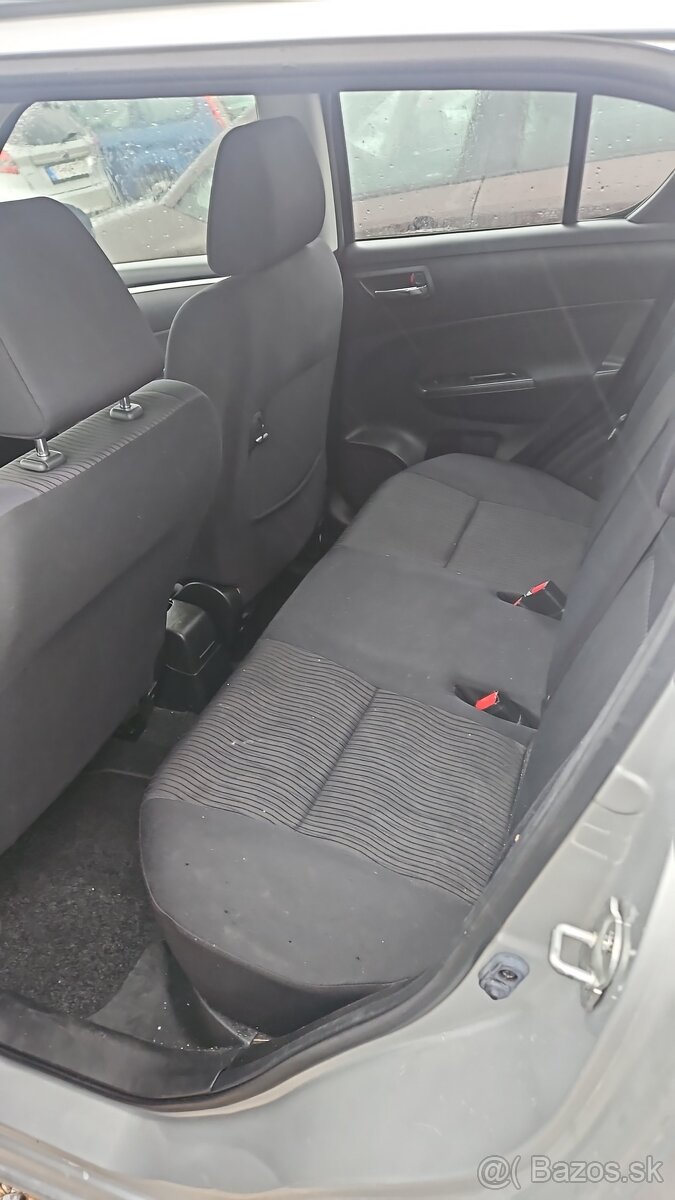 Predám SUZUKI swift 1.3 benzin - 9