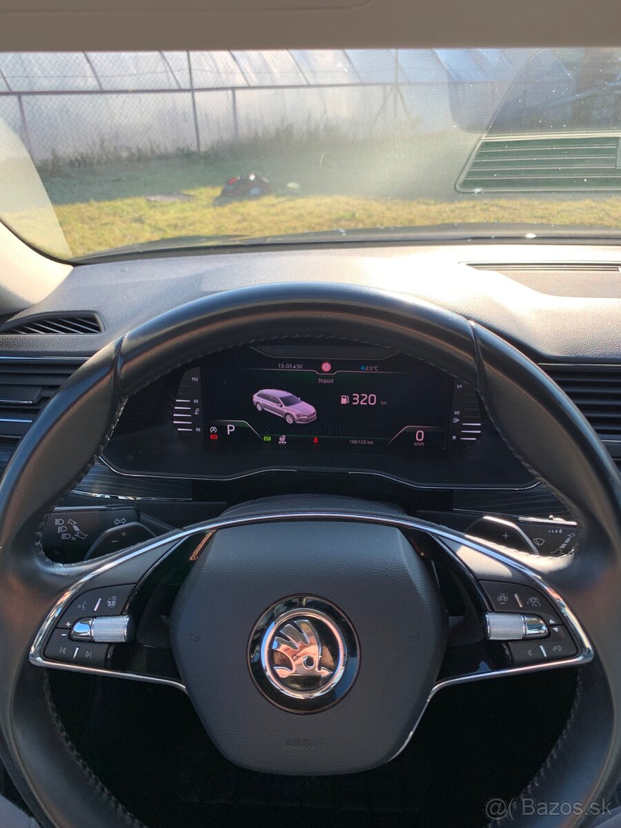 Škoda superb combi PREMIUM/Virtual/147kw/pano/webasto/ťažné - 9