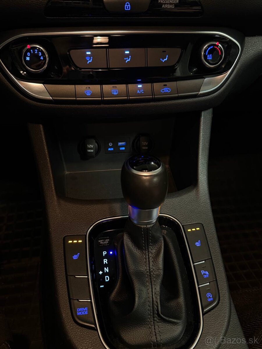 Hyundai i30 combi 2019 diesel AT - 9