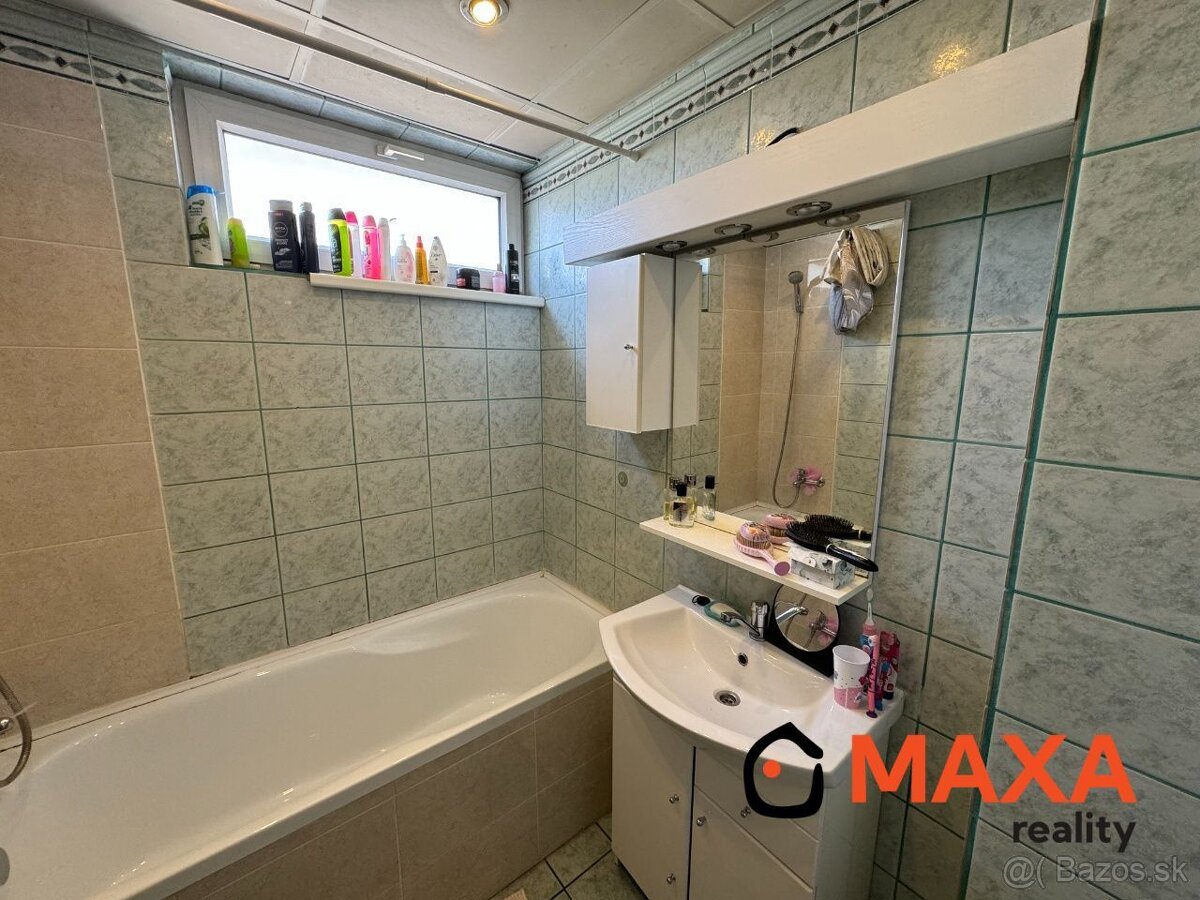 PREDAJ / VÝMENA 4 izbový byt za RD , 2 x garáž, Šaštín - - 9