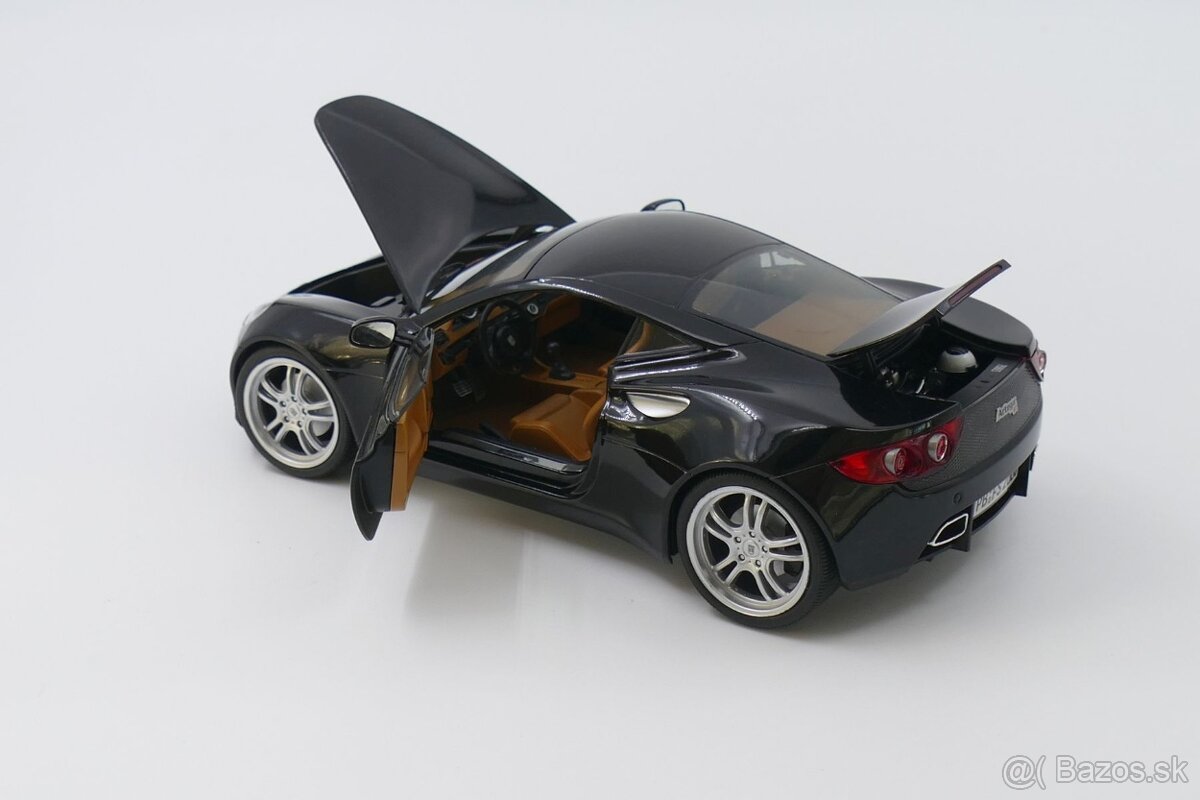 ARTEGA GT 1:18 REVELL - 9