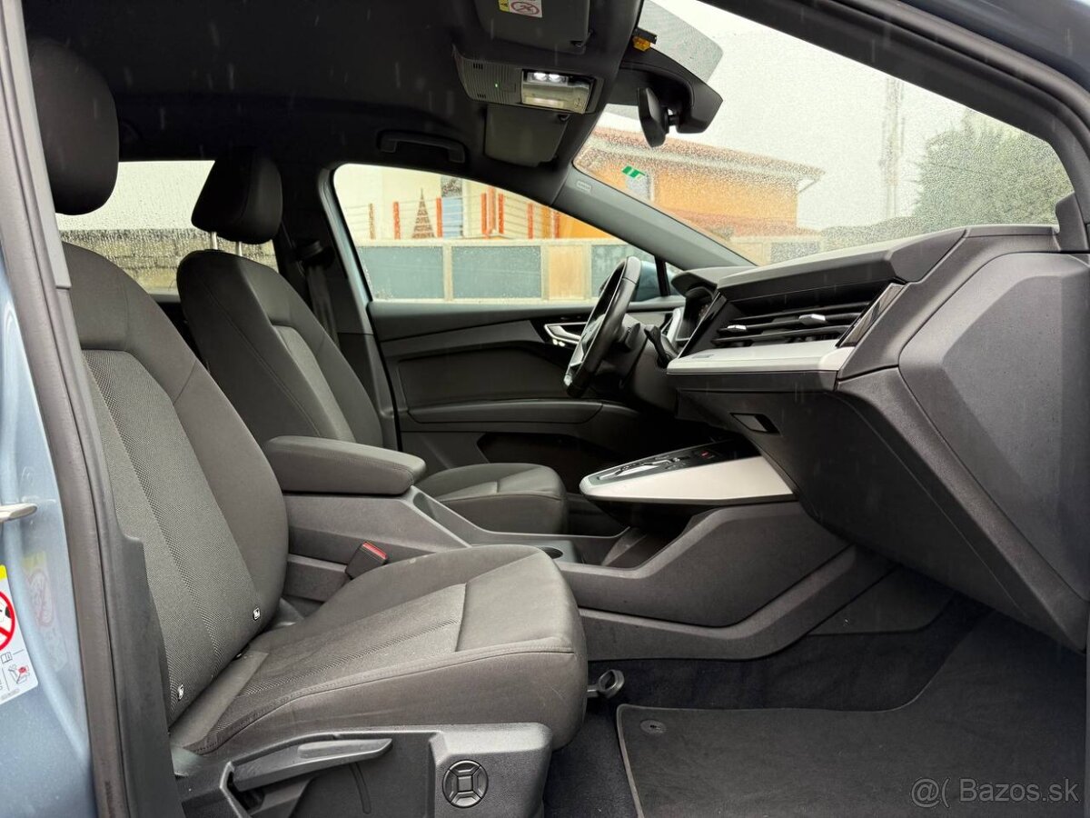 Audi Q4 e-tron 35 55 kWh krásna výbava s DPH rč 2023 - 9