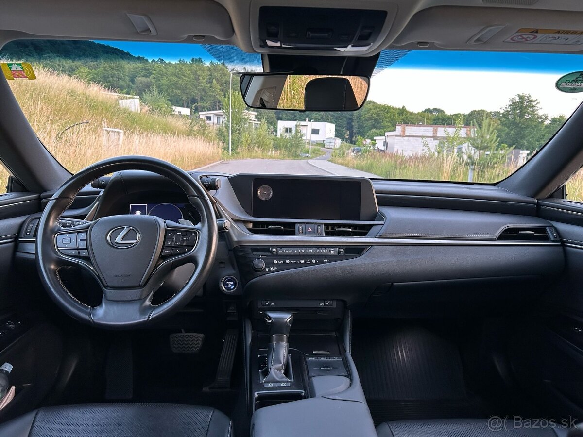 LEXUS ES300h, 1.majiteľ - 9