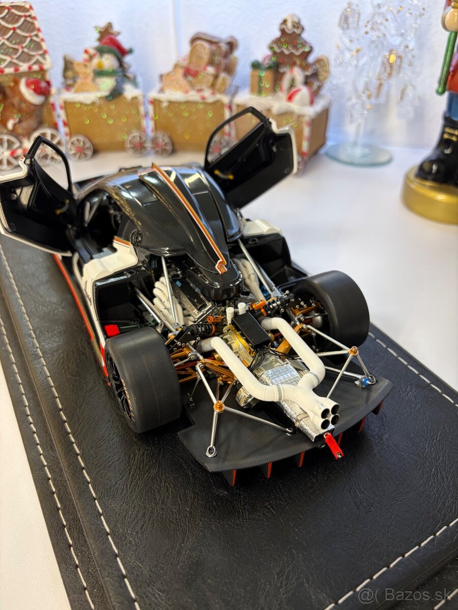 Pagani Huayra R / LCD / 1:18 - 9