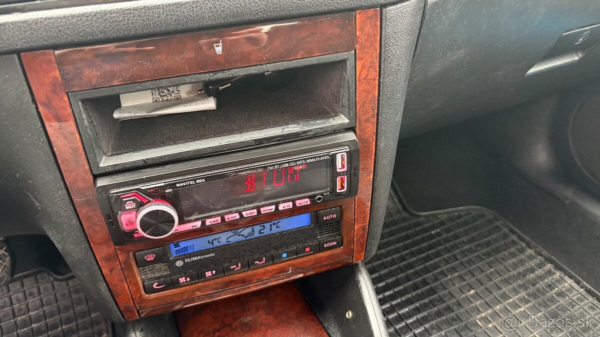 Volkswagen Bora Variant 1.6 16V Comfortline - 9