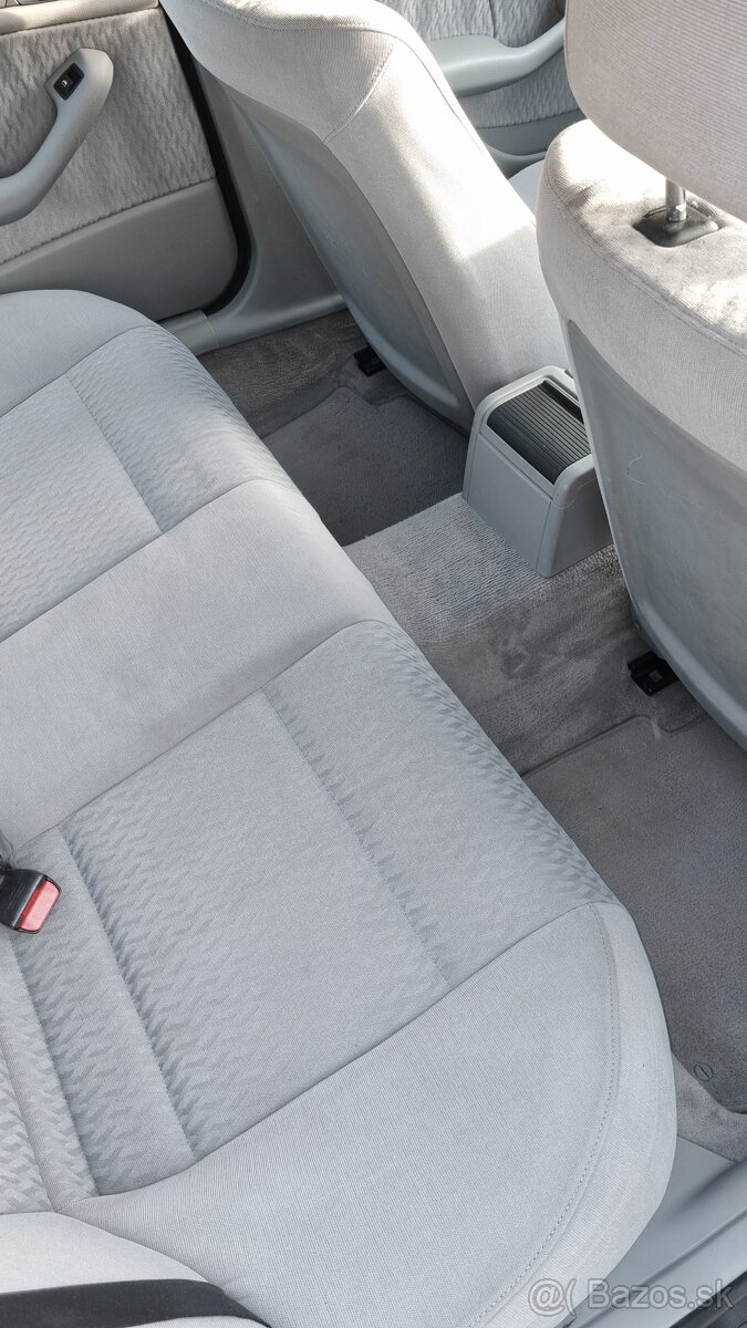 Predám BMW E46 318i - 9