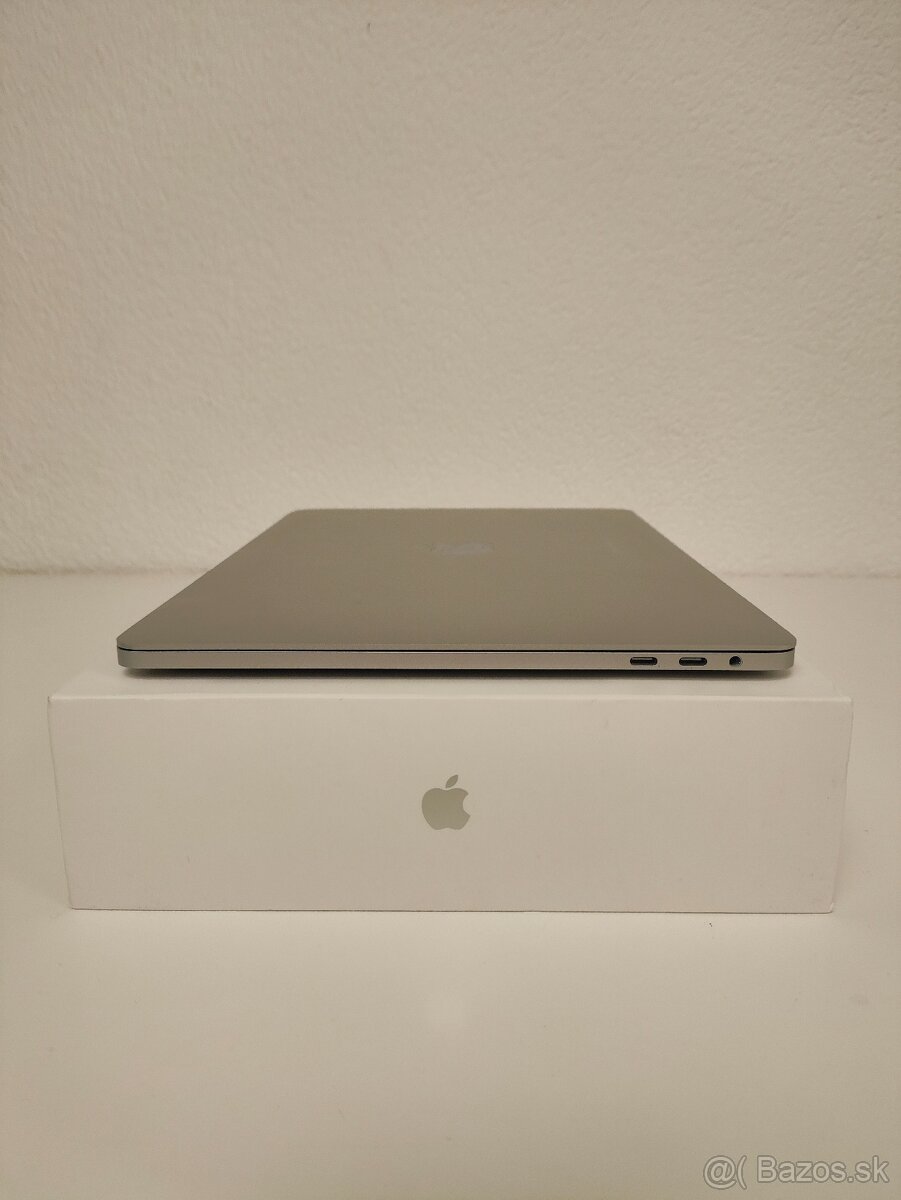 MacBook Pro 2019 | i5 • 8GB • 256GB SSD - 9